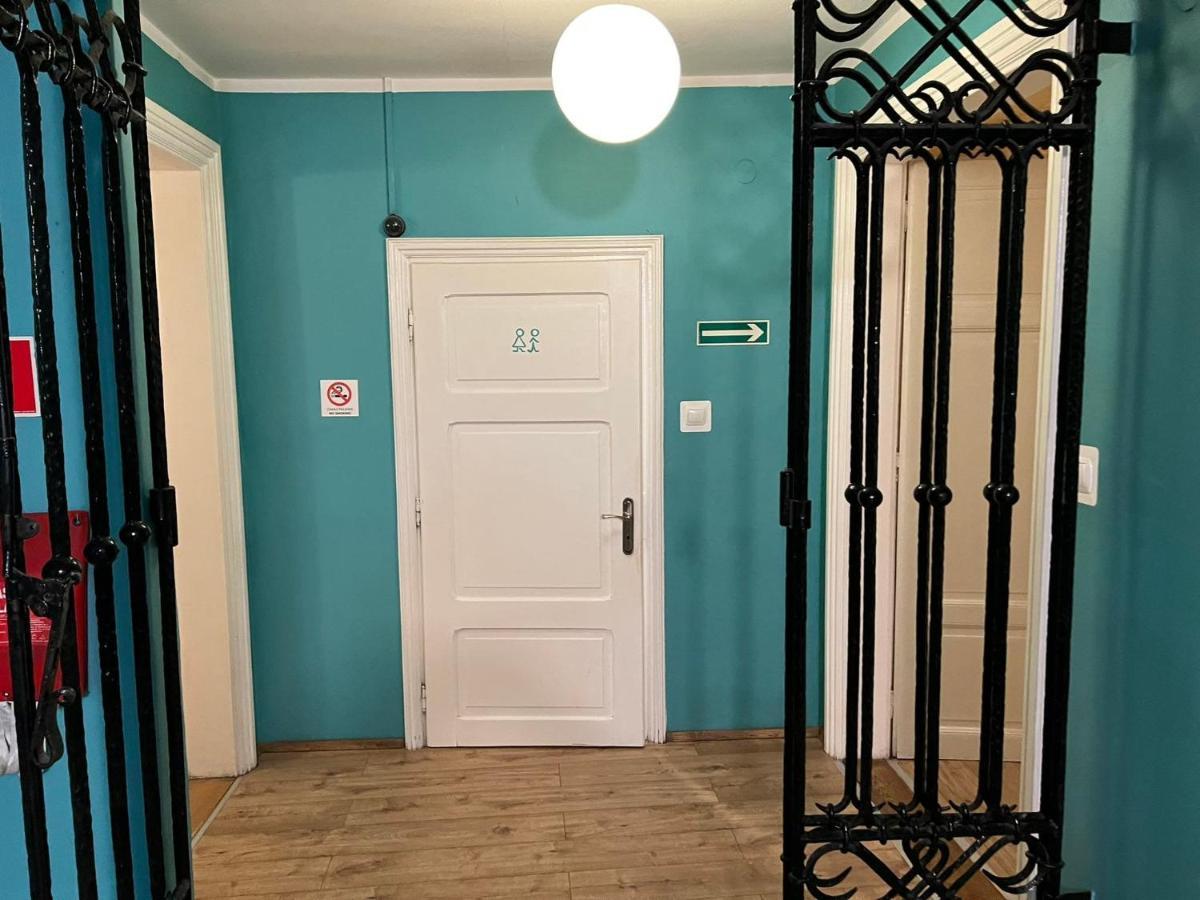 50 People Bis Apartment Cracovia Exterior foto